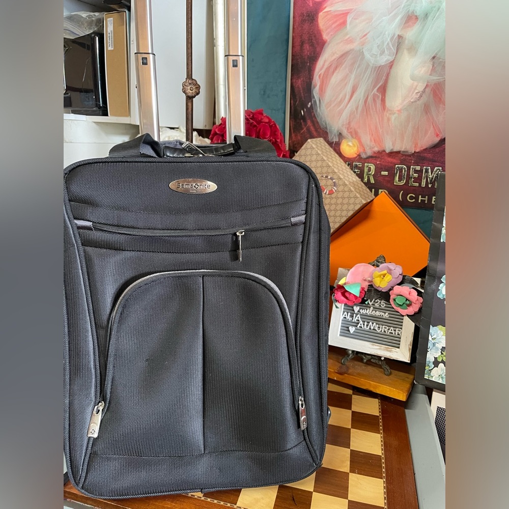 Samsonite carry-on bag with computer